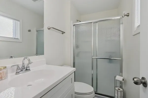 $515,000 | 866 Clark Lane, Des Plaines, IL 60016