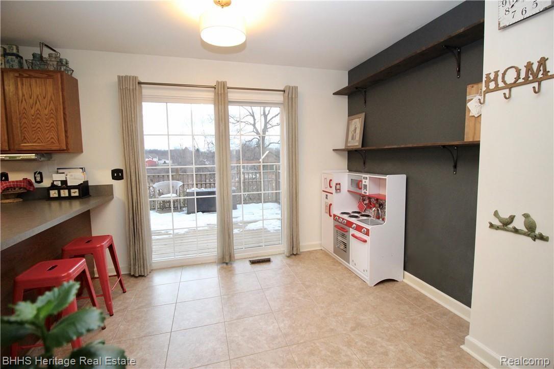 2403 North Latson Road Howell, MI 48855 - Photo 2 of 31 Breakfast nook