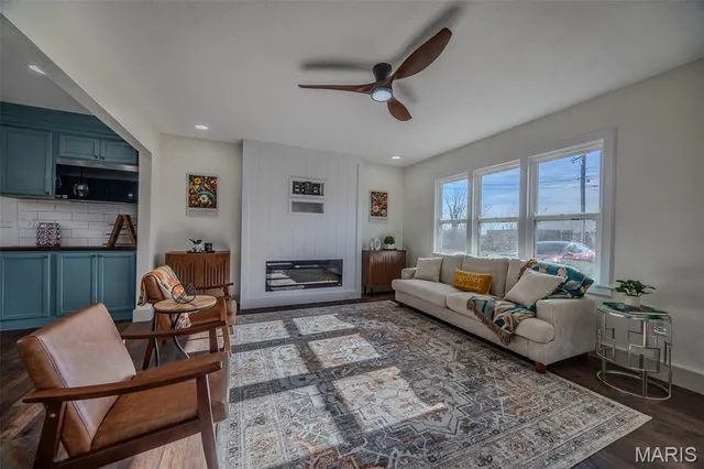 $259,500 | 804 East Main Street, Richland, MO 65556