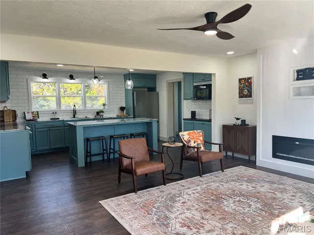 $269,900 | 804 East Main Street, Richland, MO 65556