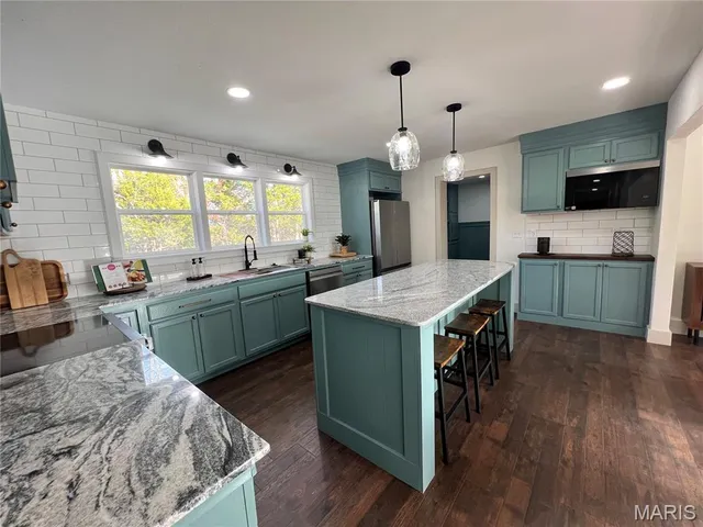 $269,900 | 804 East Main Street, Richland, MO 65556