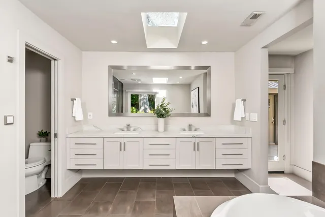 $2,125,000 | 612 Lake Wilhaggin Drive, Sacramento, CA 95864