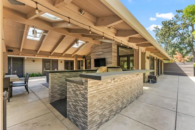 $2,125,000 | 612 Lake Wilhaggin Drive, Sacramento, CA 95864