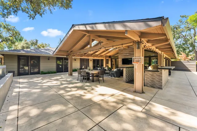 $2,125,000 | 612 Lake Wilhaggin Drive, Sacramento, CA 95864