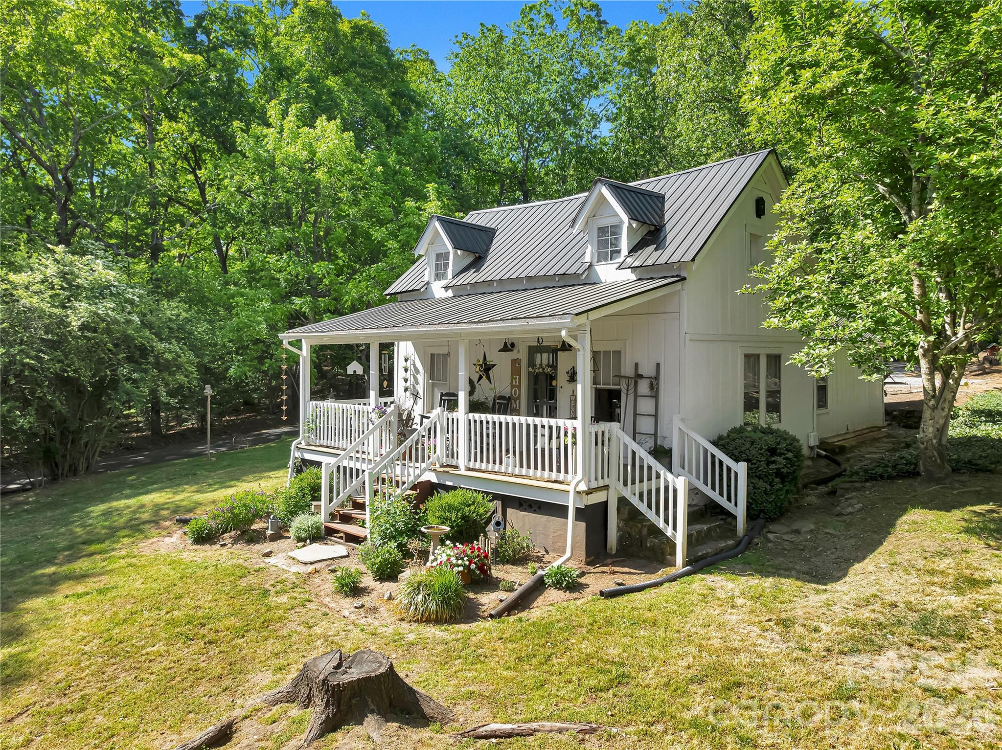 289 Carson Street Tryon, NC 28782 - Photo 1 of 39