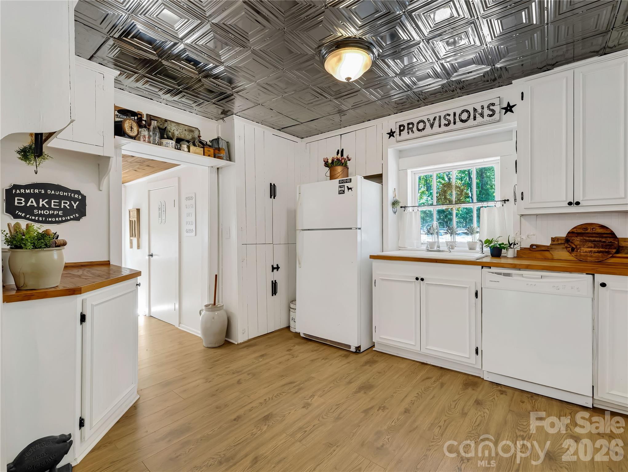 289 Carson Street Tryon, NC 28782 - Photo 18 of 39