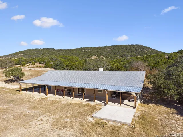 $580,000 | 383 Elm Pass 2, Bandera, TX 78003