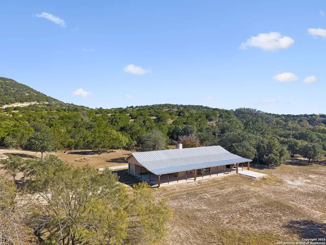 $580,000 | 383 Elm Pass 2, Bandera, TX 78003