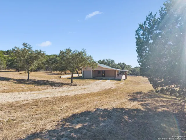 $580,000 | 383 Elm Pass 2, Bandera, TX 78003