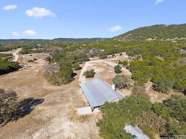 $580,000 | 383 Elm Pass 2, Bandera, TX 78003