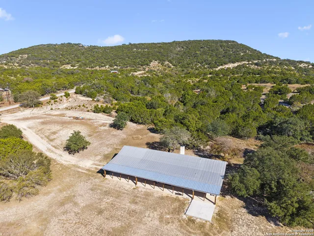 $580,000 | 383 Elm Pass 2, Bandera, TX 78003