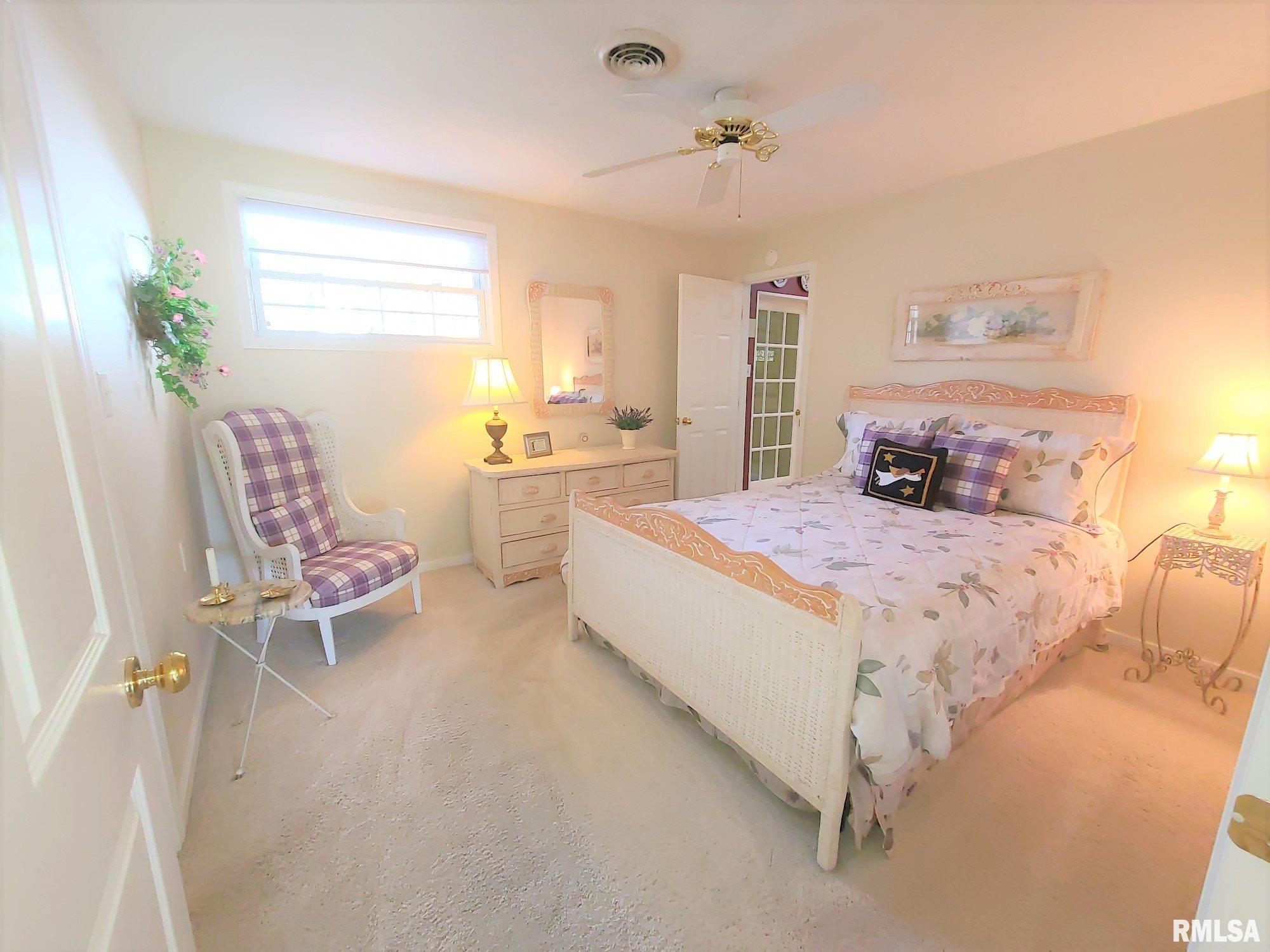 1314 Edgehill Road Jacksonville, IL 62650 - Photo 14 of 31 Gallery Image 14