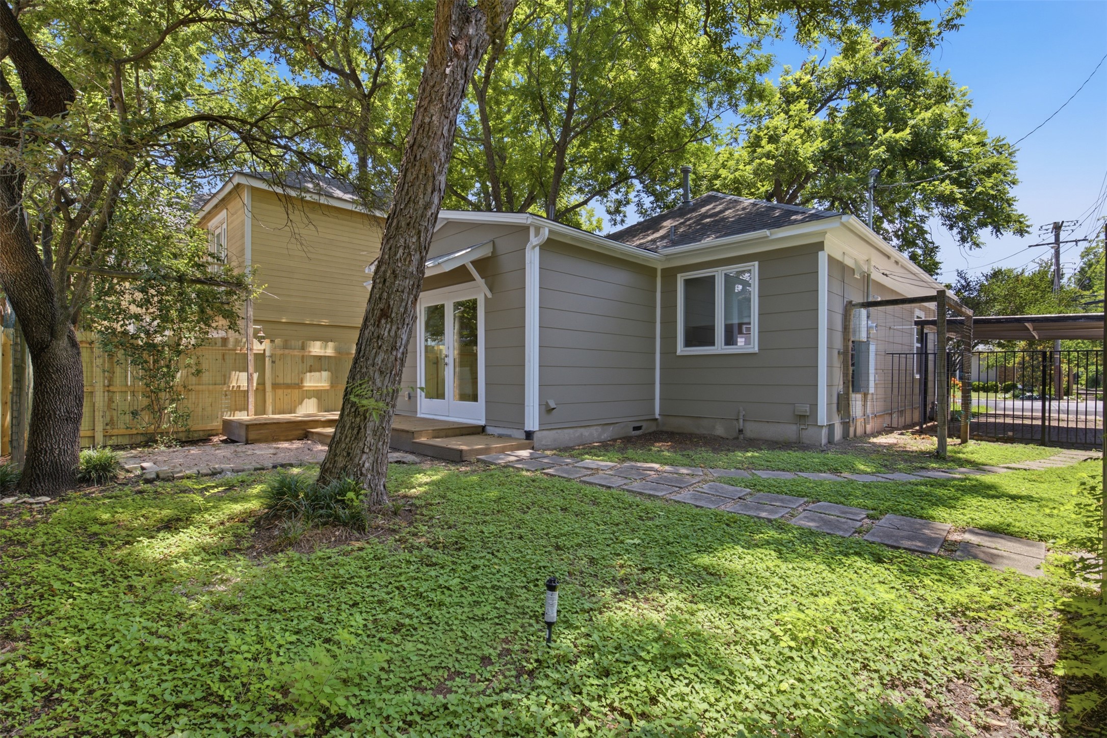 206 East 43rd Street Austin, TX 78751 - Photo 25 of 29 Backyard