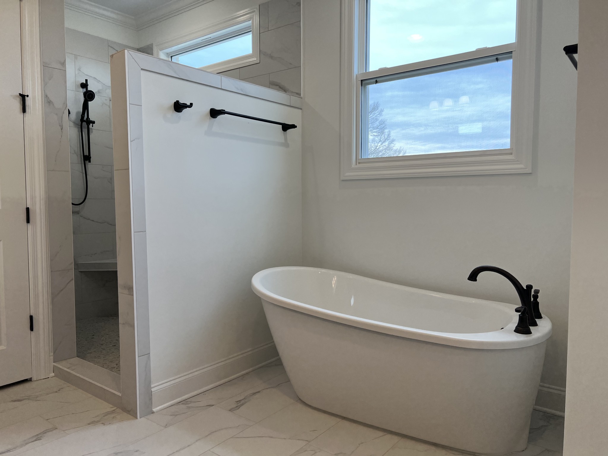 1059 Hideaway Road Columbia, TN 38401 - Photo 8 of 15 a white bath tub sitting next to a shower