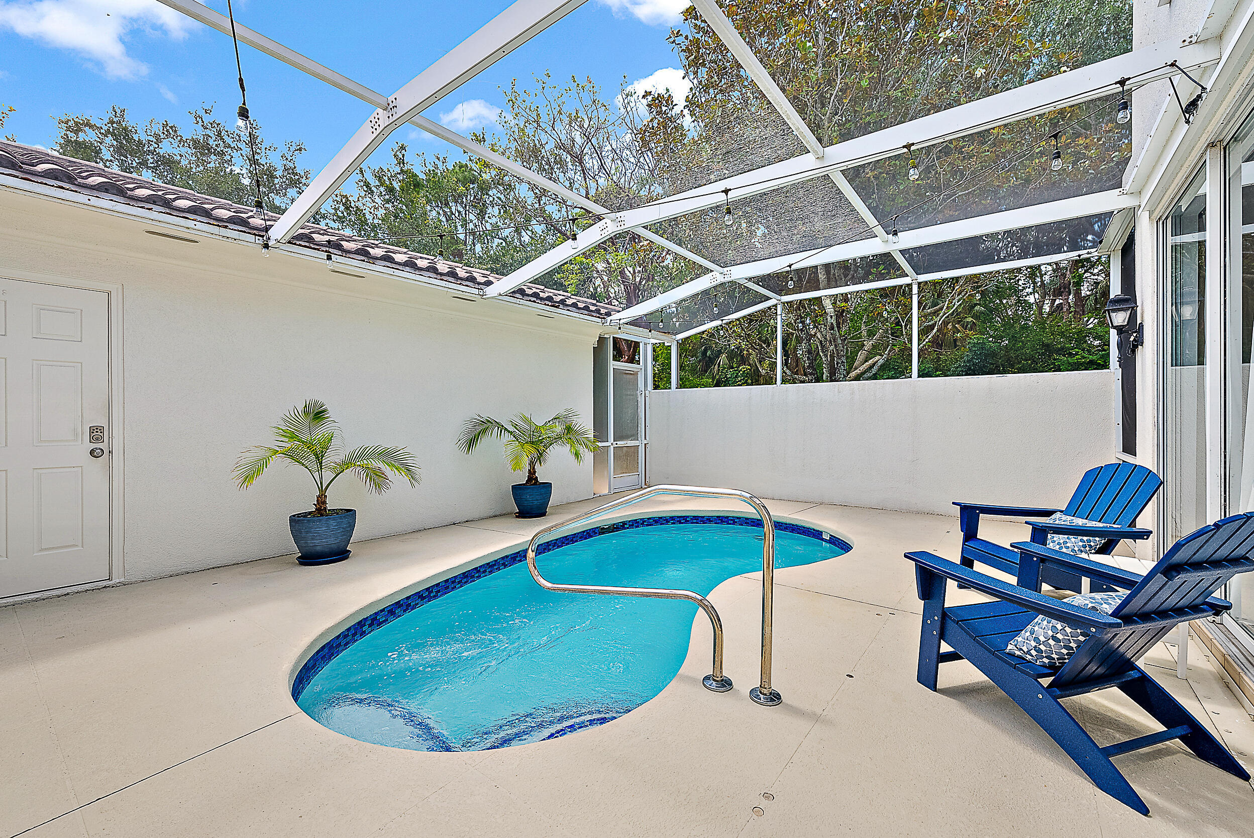 107 Rivinia Drive Jupiter, FL 33458 - Photo 15 of 28 a view of a dining room with furniture
