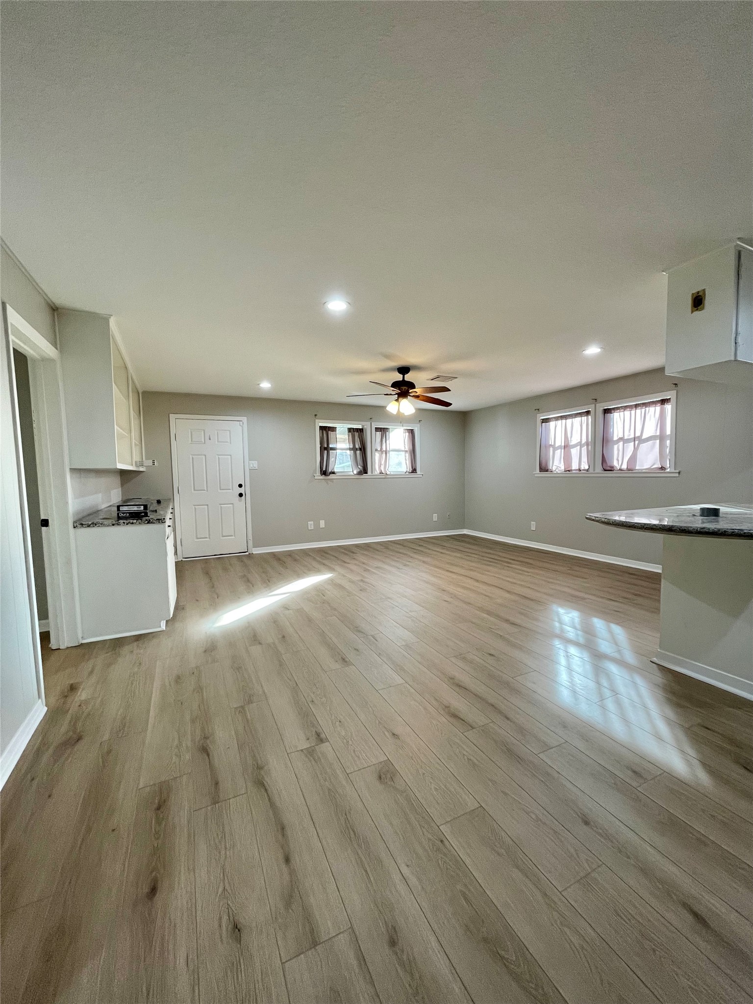 817 North Valderas Street Angleton, TX 77515 - Photo 13 of 22 Gallery Image 13