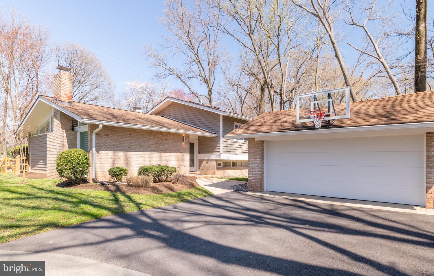 8200 Stone Trail Drive Bethesda, MD 20817 - Photo 2 of 38