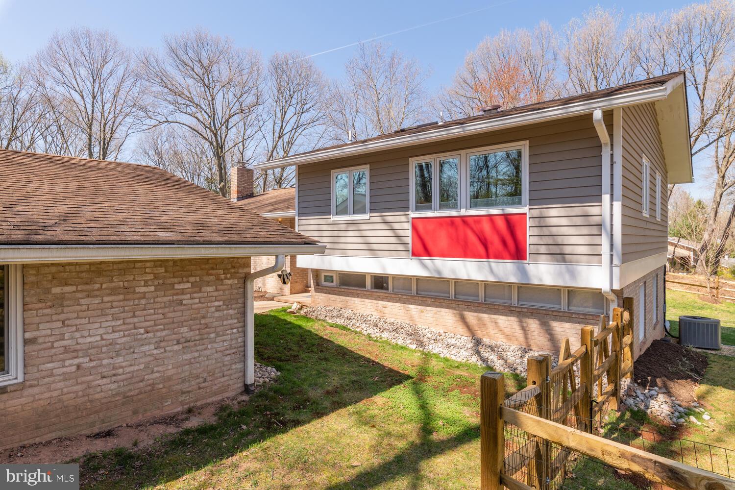 8200 Stone Trail Drive Bethesda, MD 20817 - Photo 3 of 38