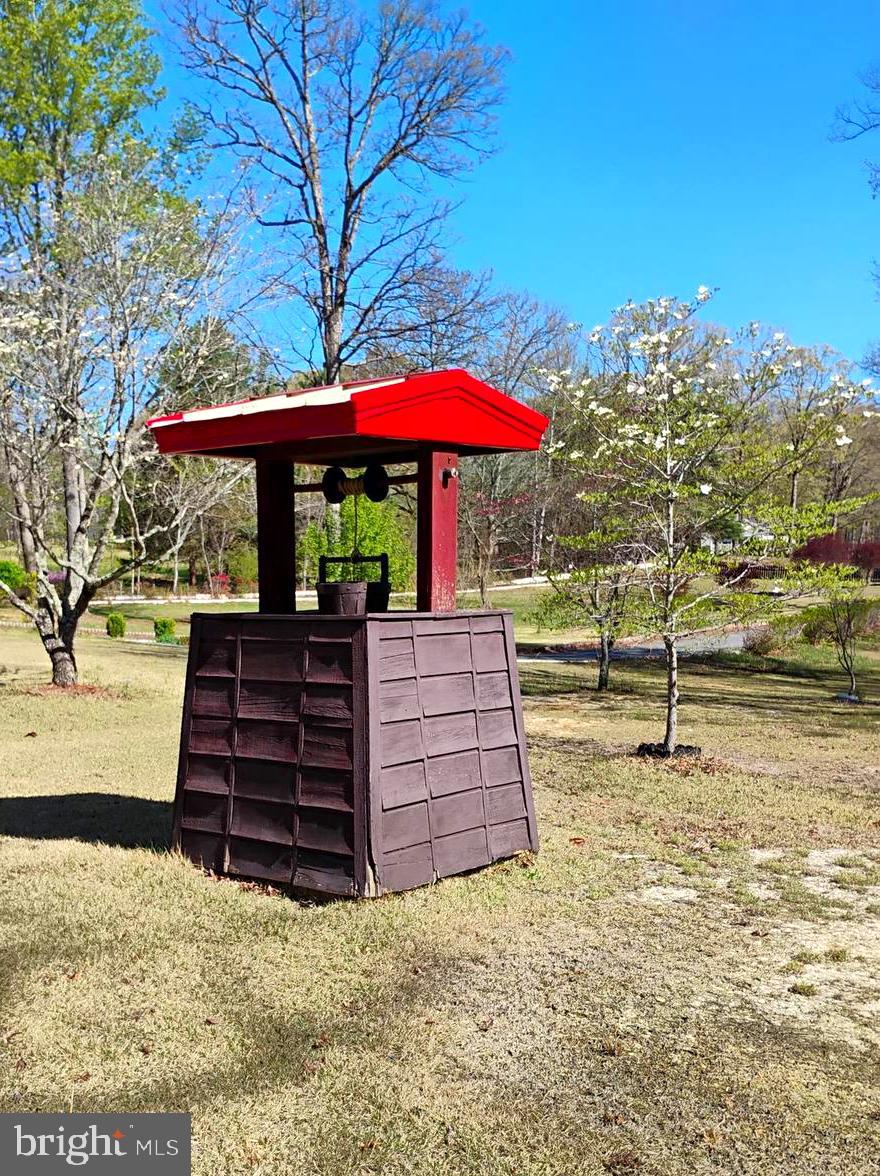 12266 Elk Run Church Road Midland, VA 22728 - Photo 37 of 67 Well cover for bored well