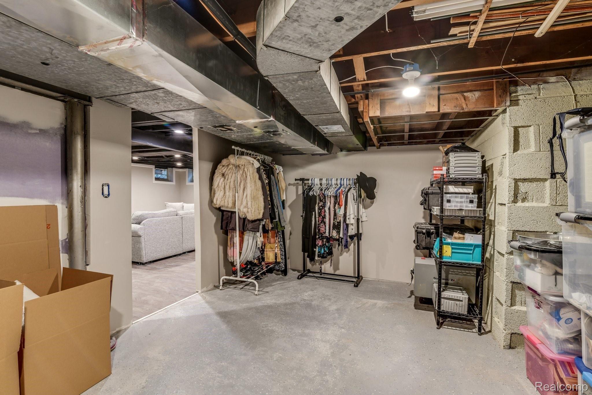 1315 Cadieux Road Grosse Pointe, MI 48230 - Photo 27 of 32 35-web-or-mls-1315 Cadieux Road - Grosse Pointe0034.jpg