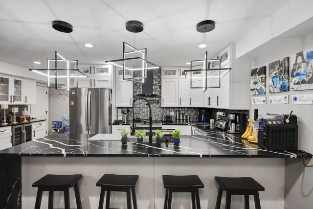 $379,999 | 14617 Vine Avenue, Harvey, IL 60426