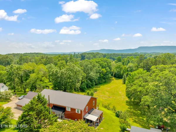 $793,000 | 997 West West 12th Street, Chickamauga, GA 30707