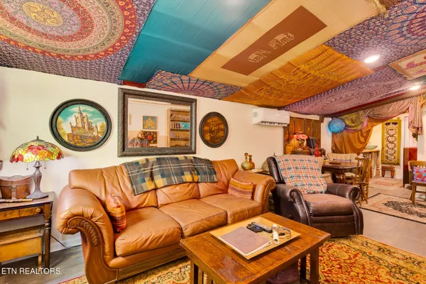 $699,500 | 997 West West 12th Street, Chickamauga, GA 30707