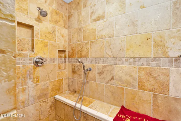 $699,500 | 997 West West 12th Street, Chickamauga, GA 30707