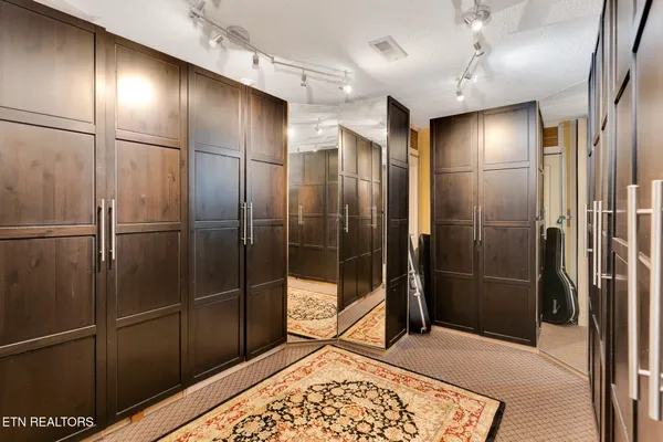 $699,500 | 997 West West 12th Street, Chickamauga, GA 30707