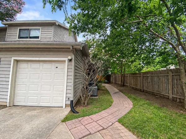 $1,050 | 8704 Schick Road, Unit D, Austin, TX 78729