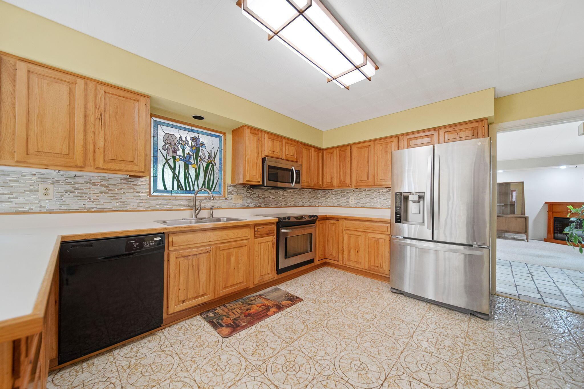 6694 Merwin Road Columbus, OH 43235 - Photo 14 of 80 9-web-or-mls-DSC08598