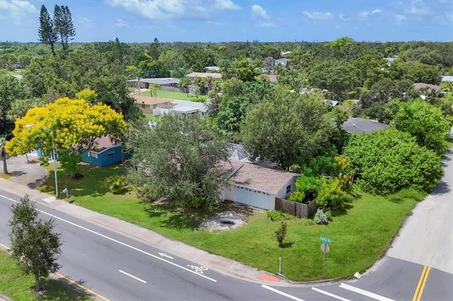 $375,000 | 2104 South Tuttle Avenue, Sarasota, FL 34239