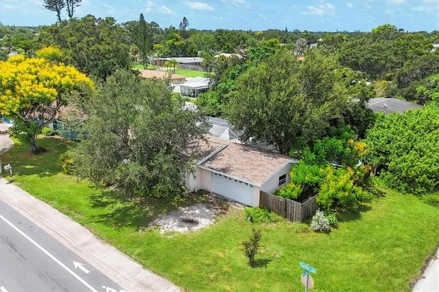 $375,000 | 2104 South Tuttle Avenue, Sarasota, FL 34239