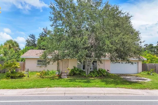 $375,000 | 2104 South Tuttle Avenue, Sarasota, FL 34239