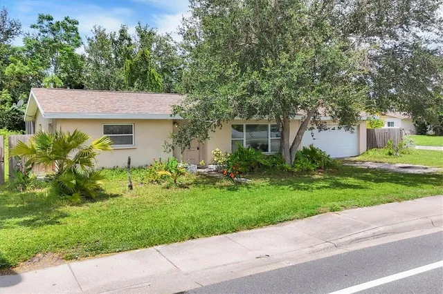 $375,000 | 2104 South Tuttle Avenue, Sarasota, FL 34239