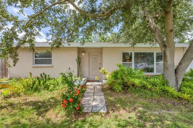 $375,000 | 2104 South Tuttle Avenue, Sarasota, FL 34239