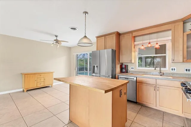 $375,000 | 2104 South Tuttle Avenue, Sarasota, FL 34239