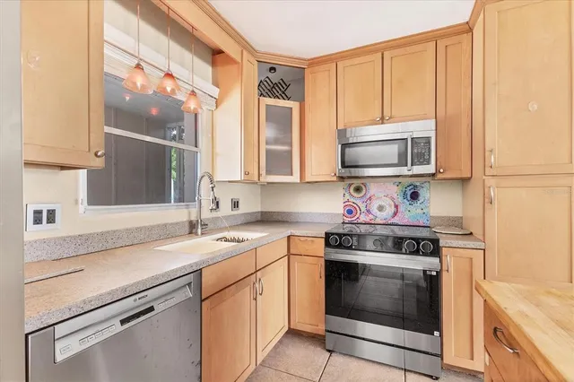 $375,000 | 2104 South Tuttle Avenue, Sarasota, FL 34239