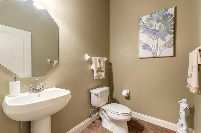 a view of a workspace with furniture