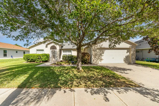 a house view with a outdoor space