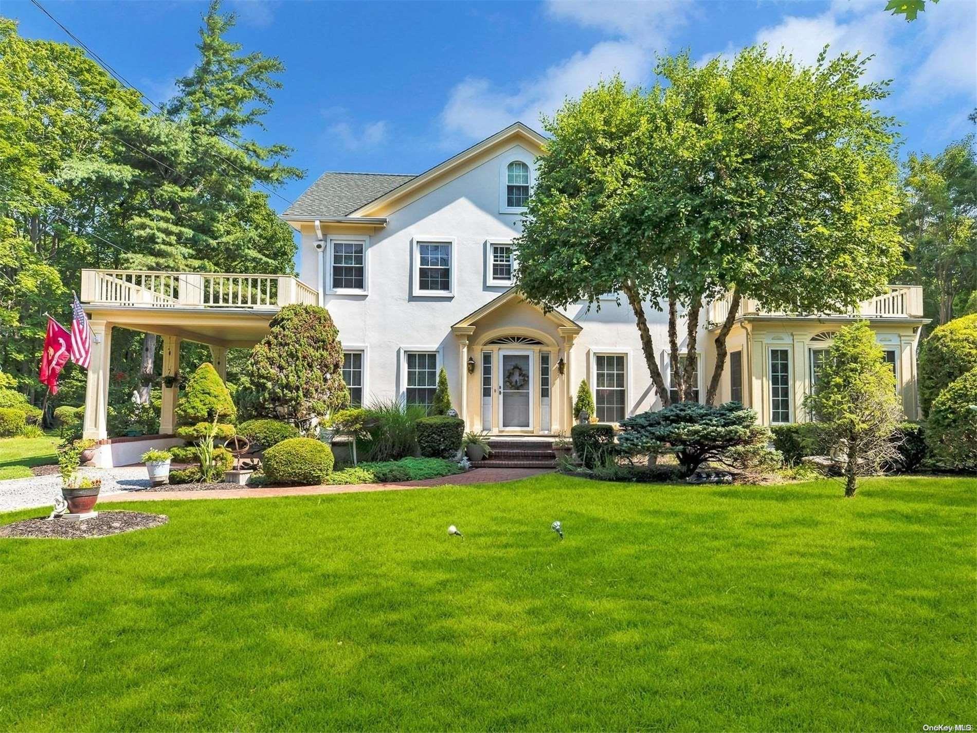 Welcome To 677 Middle Road