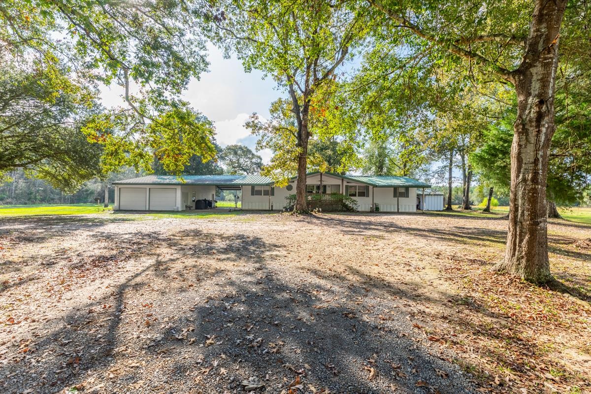 702 Tomlin Rd Road Buna, TX 77612 - Photo 1 of 1