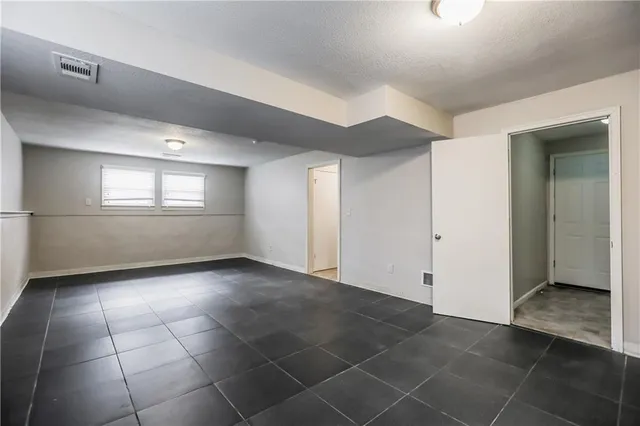 $1,835 | 406 East 164th Terrace, Belton, MO 64012