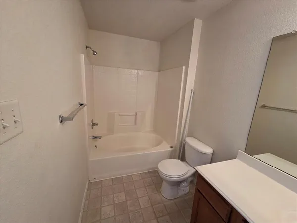 $1,950 | 2326 Kingsway Drive, Arlington, TX 76012