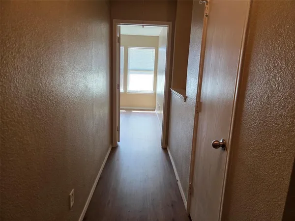 $1,950 | 2326 Kingsway Drive, Arlington, TX 76012