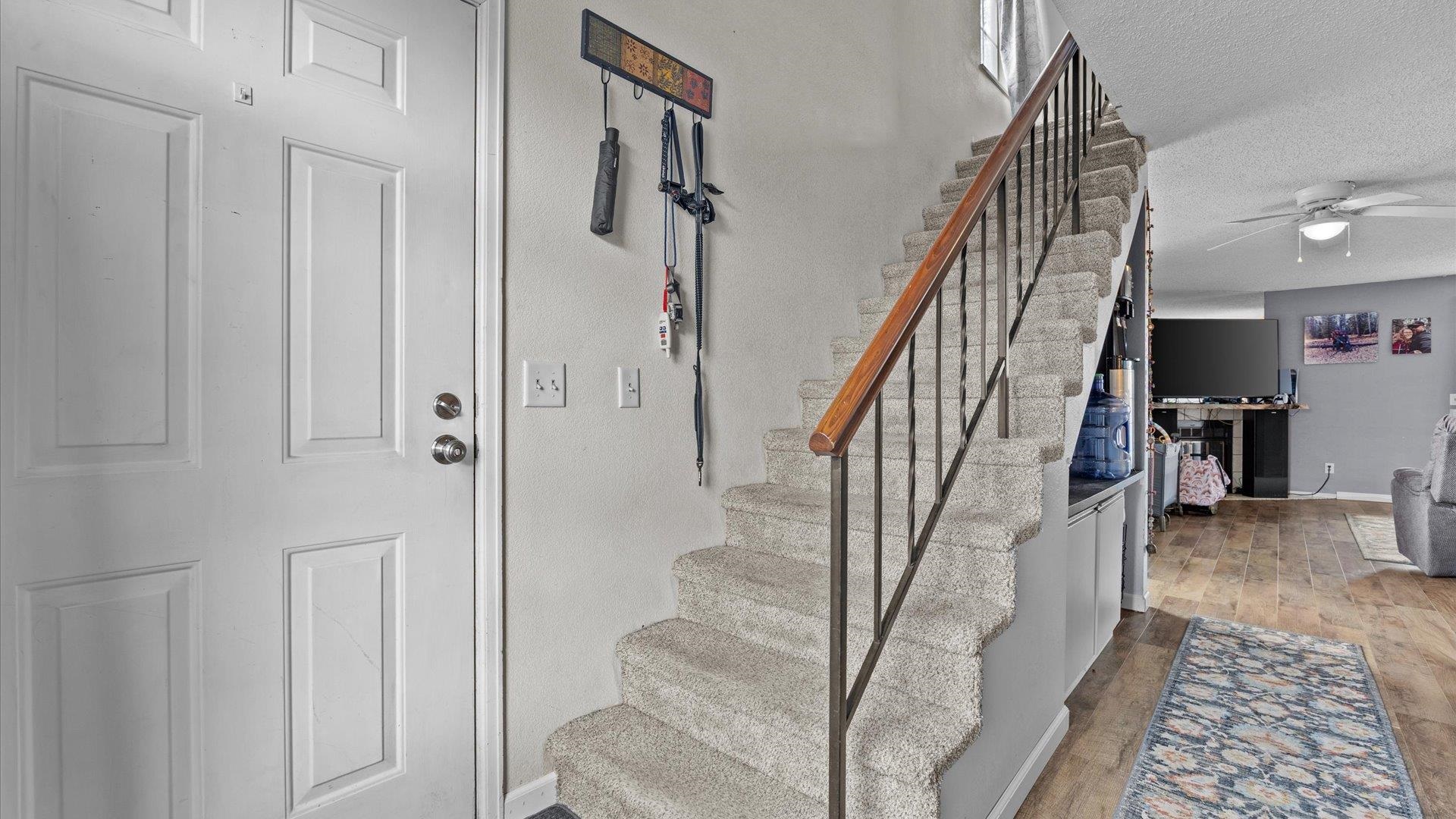 264 Coventry Court, Unit 32 Grand Junction, CO 81503 - Photo 4 of 17 a view of entryway with furniture