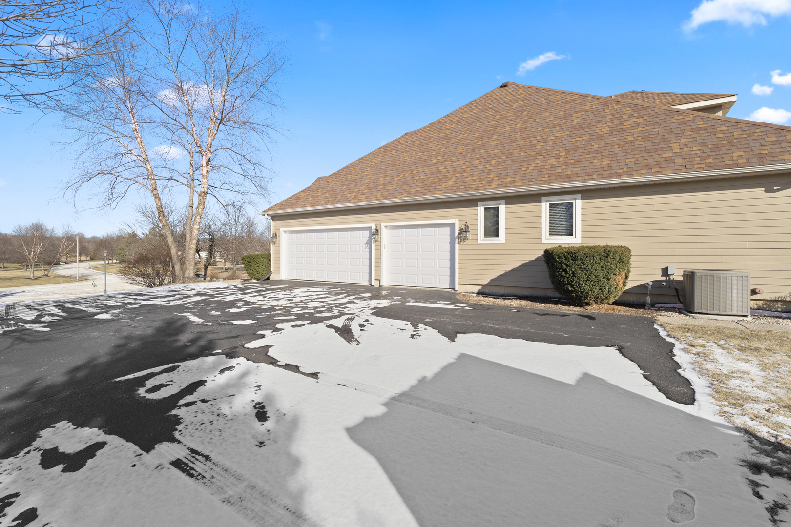 8202 Eagle Ridge Spring Grove, IL 60081 - Photo 44 of 44 a front view of a house with a yard