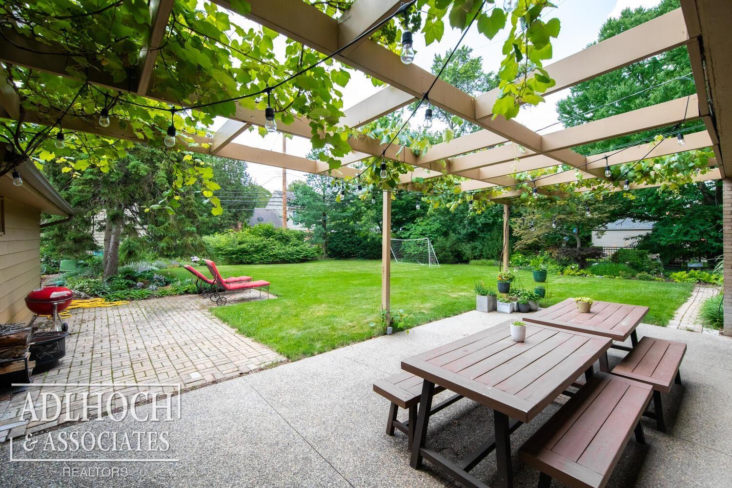 681 Roslyn Road Grosse Pointe Woods, MI 48236 - Photo 30 of 32