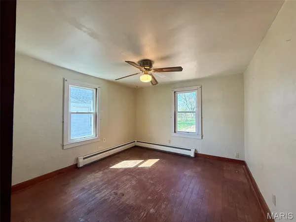 $64,900 | 423 South Locust Street, Brownstown, IL 62418