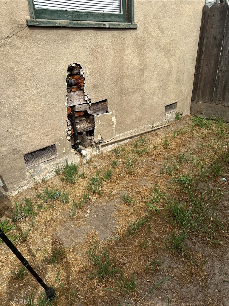 1888 Orchard Lane Merced, CA 95340 - Photo 26 of 28 a room with a window